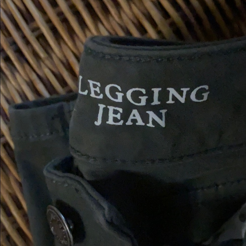 Jean - Picture 3 of 4